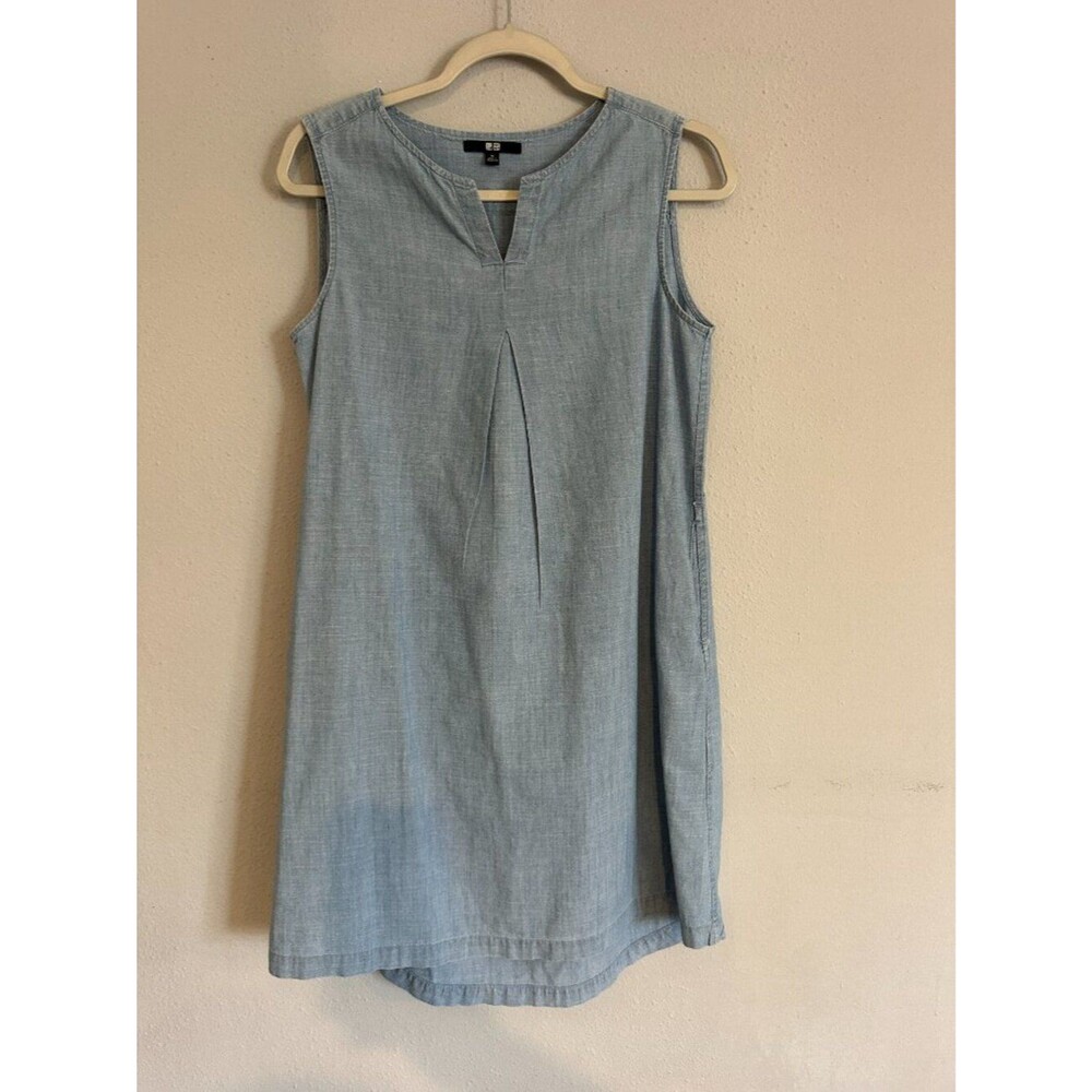 Uniqlo Chambray Shift Dress Women M Light Blue Sleeveless Cotton Casual Pockets - Picture 2 of 6